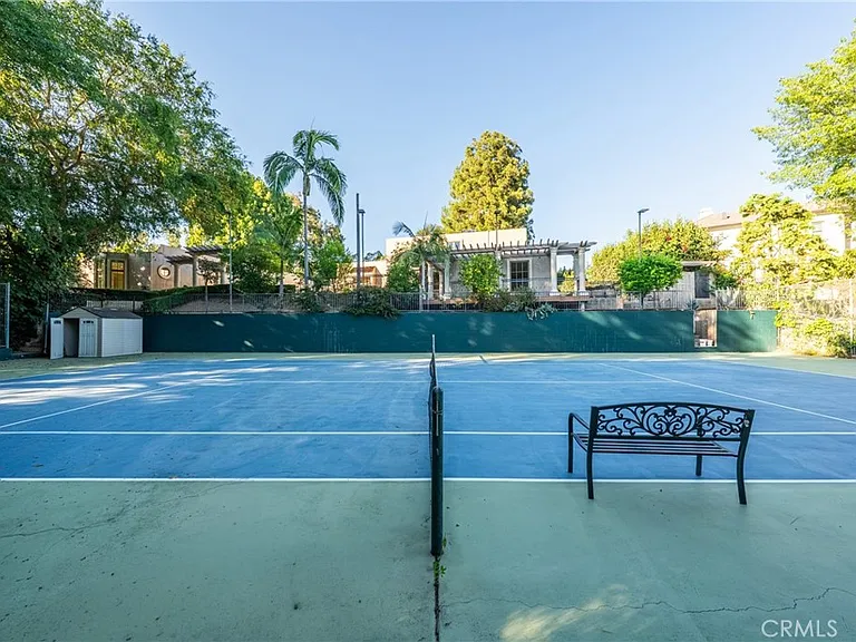 1049 Oak Grove Pl — Photo 15