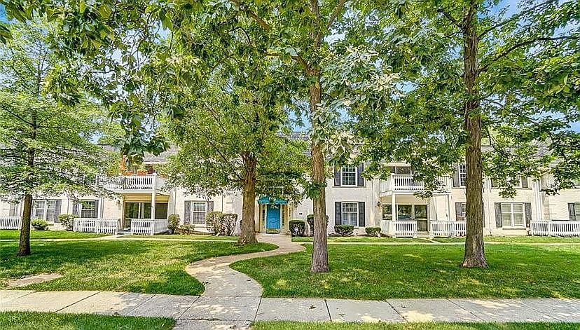 1st image of 1920 Queenswood Dr #U-c