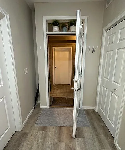 1192 Foster Rd — Photo 5