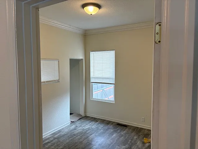 613 W Fourth Plain Blvd — Photo 2
