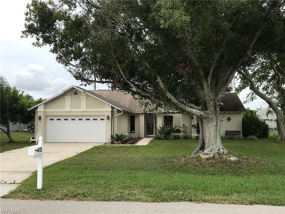 1st image of 612 SW 8th Ct
