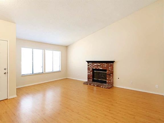 3rd image of 43130 Weyand Ct