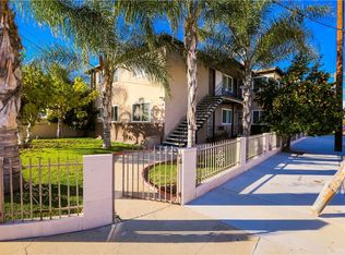 13805 Victory Blvd, Van Nuys, CA 91401