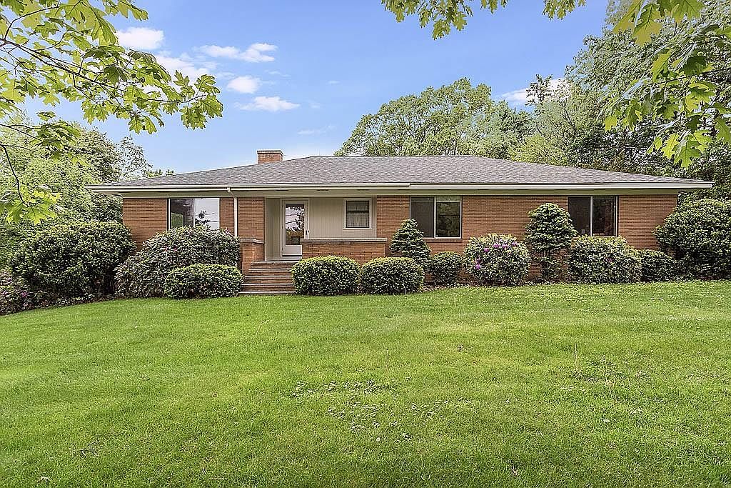 215 Westford St, Chelmsford, MA 01824 Zillow