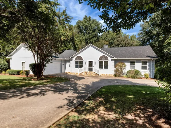 4362 Willow Oak Dr, Gainesville, GA 30506