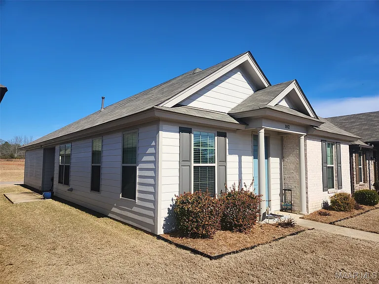 182 Grand Park Dr — Photo 2