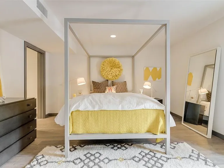 1410 Hyde Park Blvd #101 — Photo 13