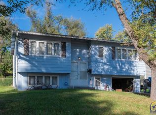 3425 SW Lakeside Dr, Topeka, KS 66614