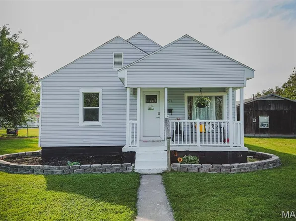 307 N 3rd St, Chaffee, MO 63740