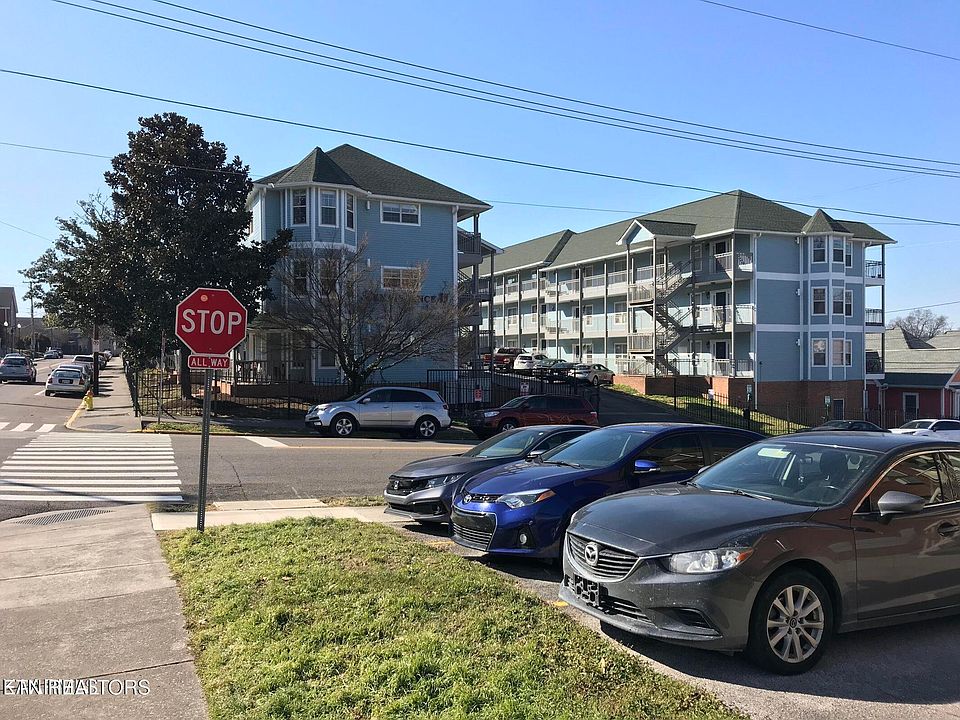 1st image of 1625 Queen Anne Way
