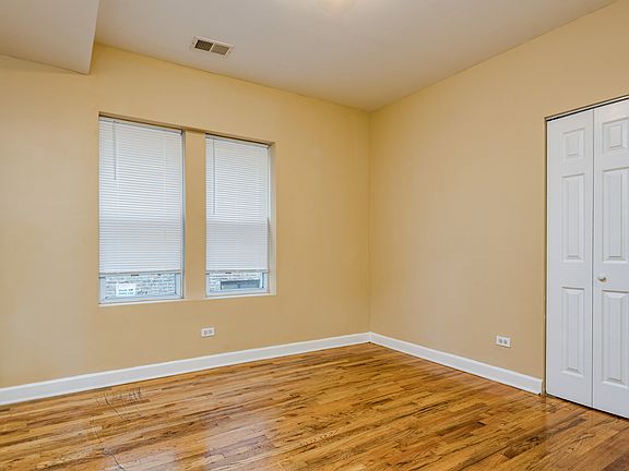 5th image of 2251 W Rosemont Ave