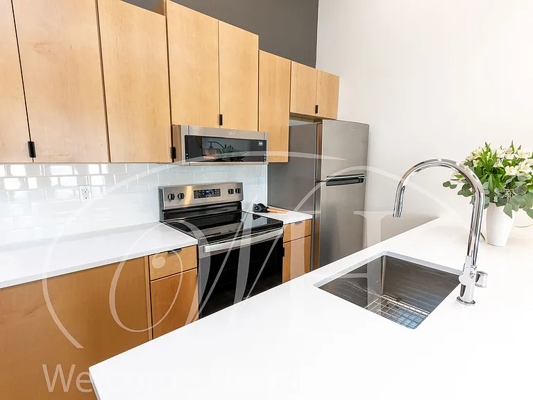159 SE Sparrows Pl — Photo 19