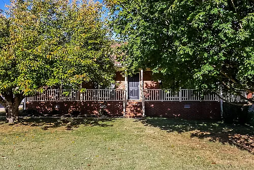 225 Richmond Dr Photo 1