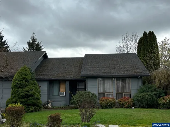 451 NE Broadmore Ct, Dallas, OR 97338