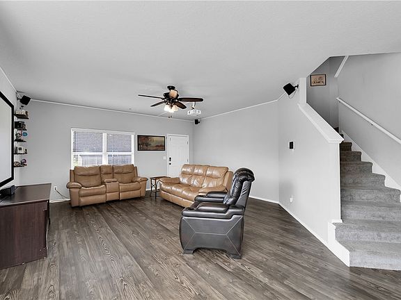 4th image of 1253 E Ridge View Dr