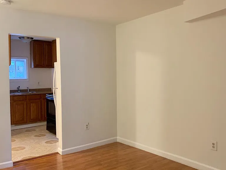 221 Baker St — Photo 13