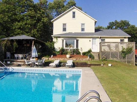1st image of 11410 Morningside Dr NE