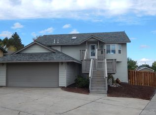 3323 SW Salmon Ct, Redmond, OR 97756