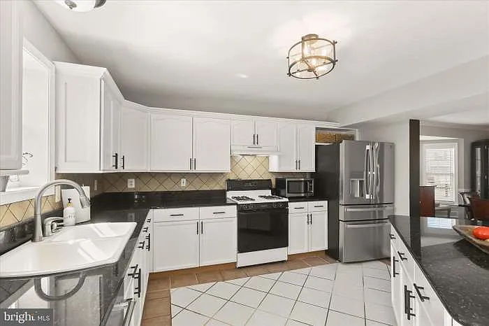 239 Bishops Glen Dr — Photo 15