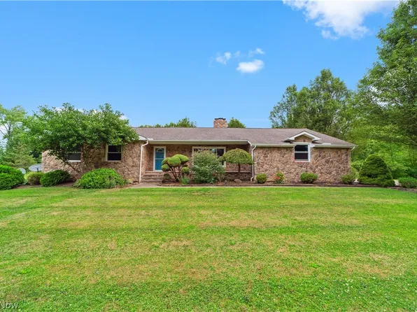 7526 Avon Ln, Chesterland, OH 44026