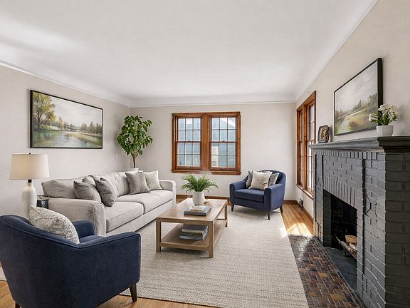 5th image of 2227 Roosevelt St NE