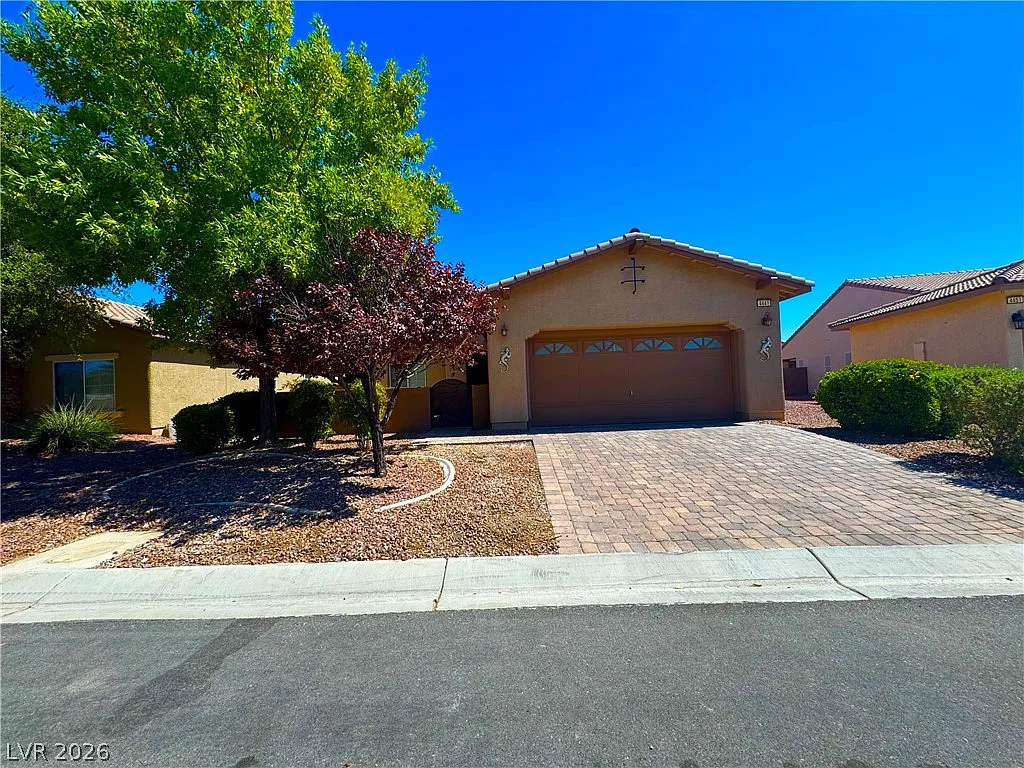 2 bed, 2.0 bath, 1396 sqft, $1,900 — Photo 1