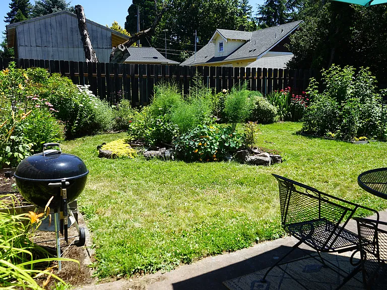 324 NE 84th Ave — Photo 19