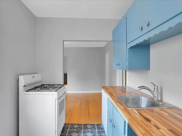424 Smith — Photo 6