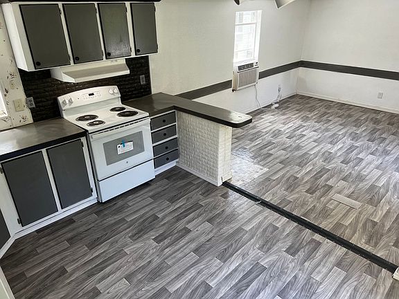 2nd image of 921 Tokalon Ct #A