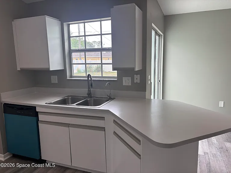 481 Firestone St NE — Photo 9