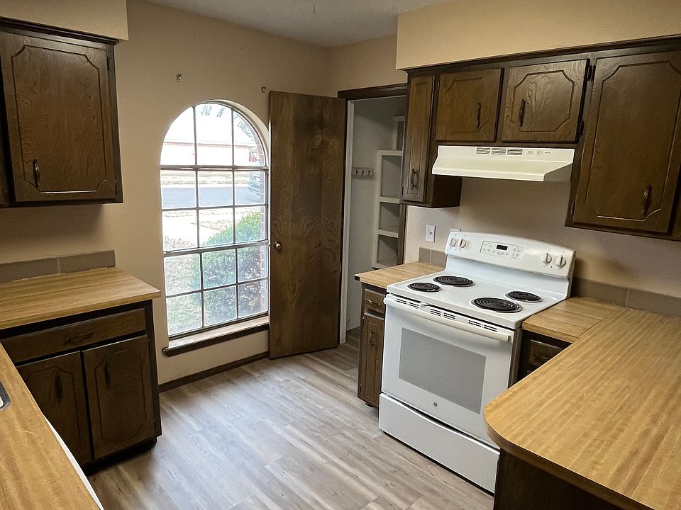 1st image of 6205 Camden Ln