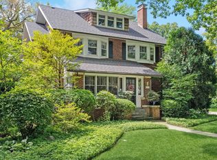 633 Laurel Ave, Wilmette, IL 60091