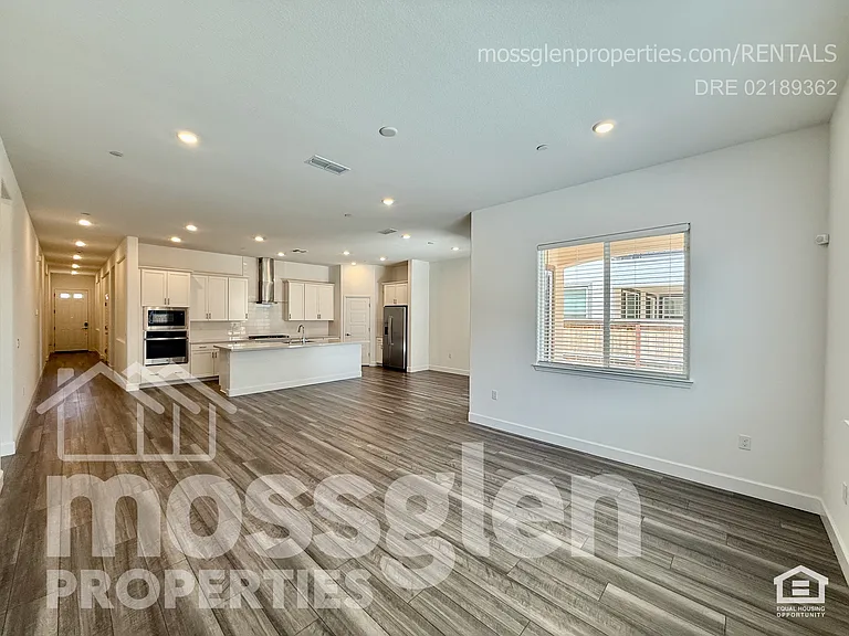 5666 Sailrock St — Photo 19
