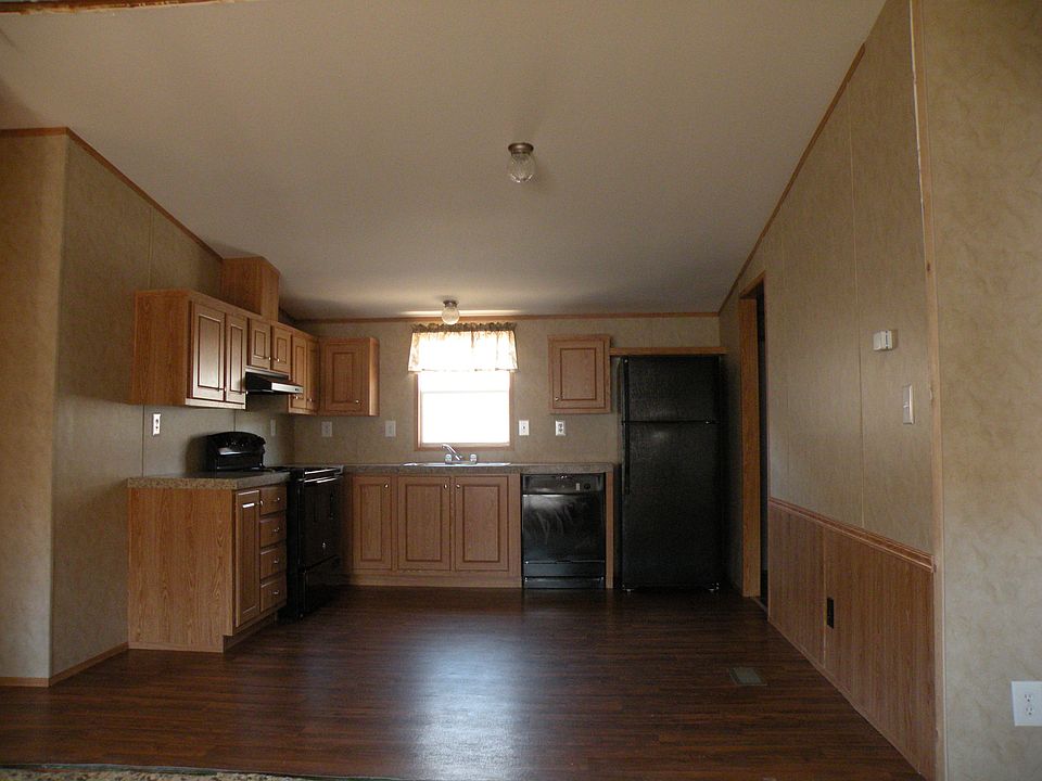 2nd image of 107 Industrial Ave