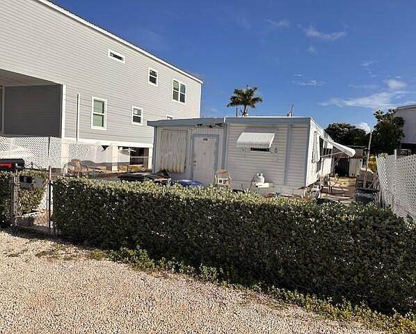 2nd image of B45 9th Ave