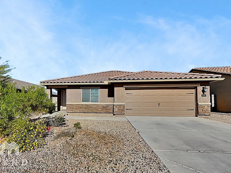 2491 N Agave Ln — Photo 1