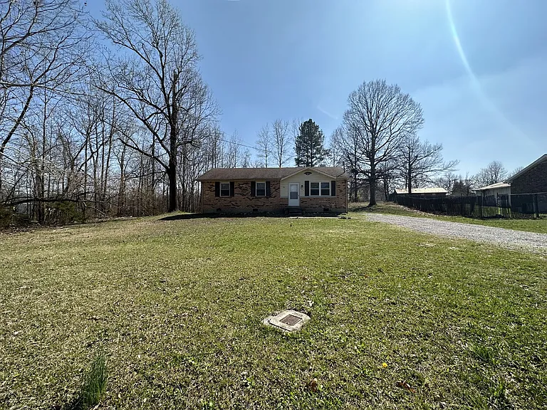 335 Woodale Dr — Photo 2