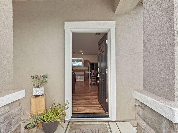 4th image of 4725 Market Pl