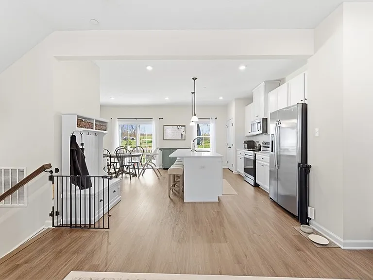 7402 Chestnut Way — Photo 15