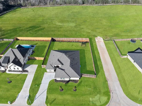 41015 Kimber Ln, Magnolia, TX 77354