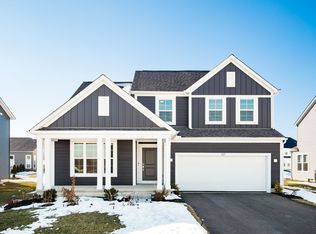 127 Silver Pine Ln #A, Lewis Center, OH 43035