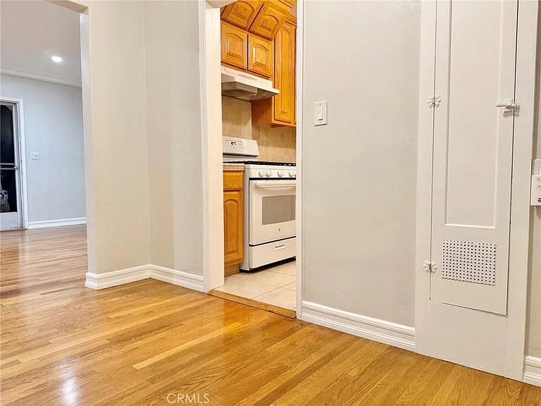 1744 Huntington Dr — Photo 20