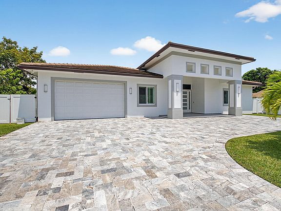 2nd image of 711 NE 6th Street