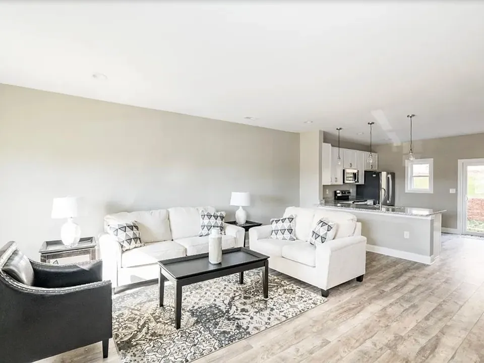 9 Emanuel Ct #9