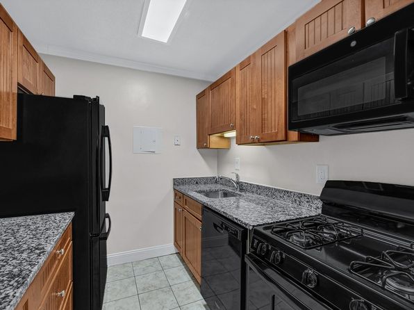 5015 Battery Ln #401