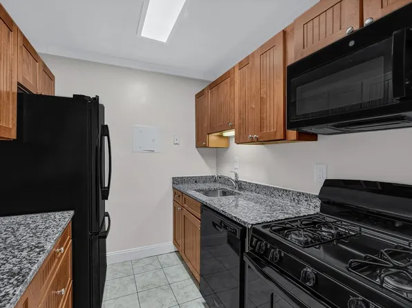 Middlebrooke Apartments