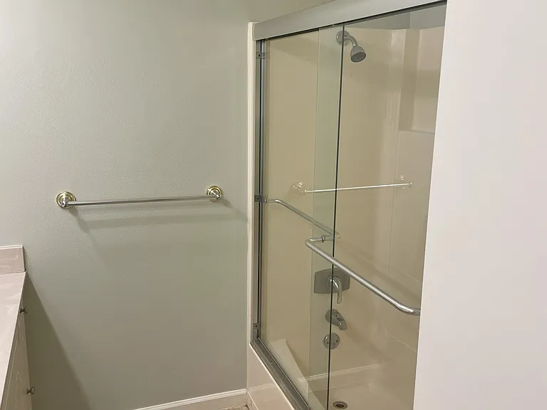 1611 Parkwood Dr — Photo 15