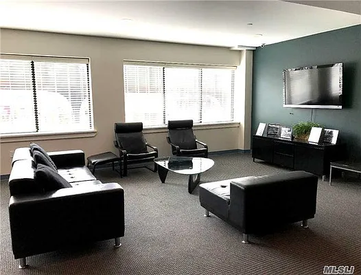 Sold by RE MAX Central Properties | media 3