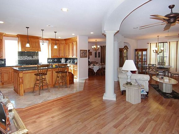 4th image of 1727 Nogalus Dr