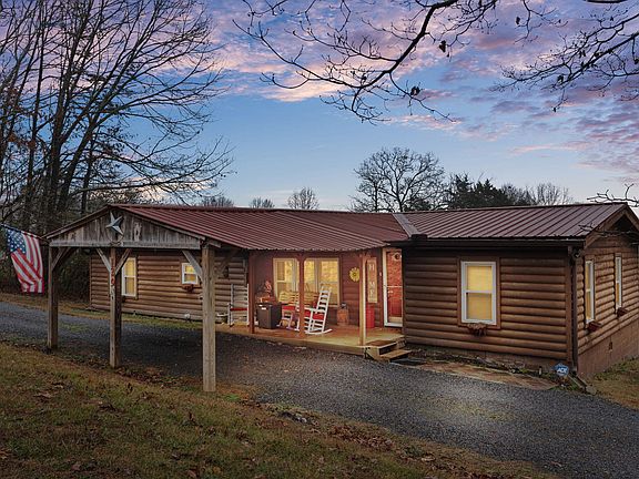 2nd image of 129 Farris Rd SE